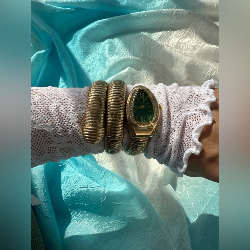 Serpenti Elegant Gold Wrap Women's Watch - Picture 11 of 16